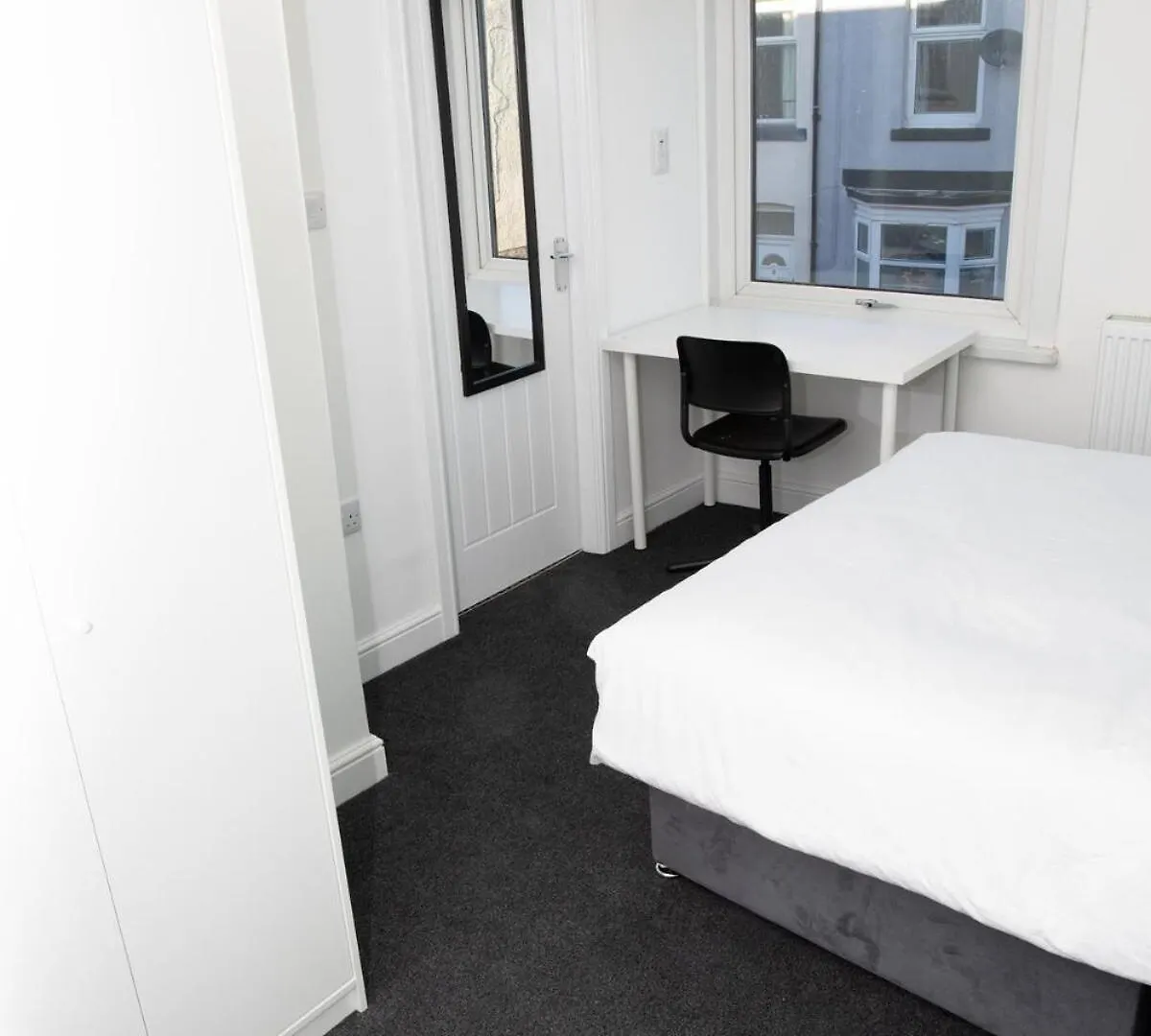 Redcar 5 Bedroom En-Suite House 0*,